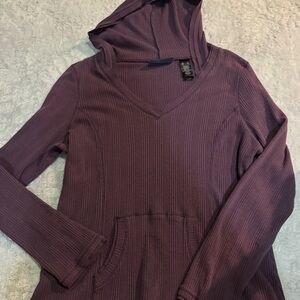 Liz Claiborne Axcess Deep Purple Ribbed Top